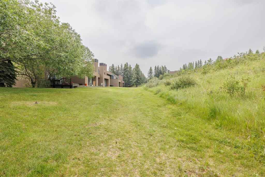 MLS® A2230989 - Unit #7 304 Village Mews SW in Patterson Calgary, Residential