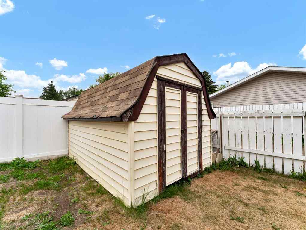 MLS® A2231003 - 219 Ross Glen Drive SE in Ross Glen Medicine Hat, Residential