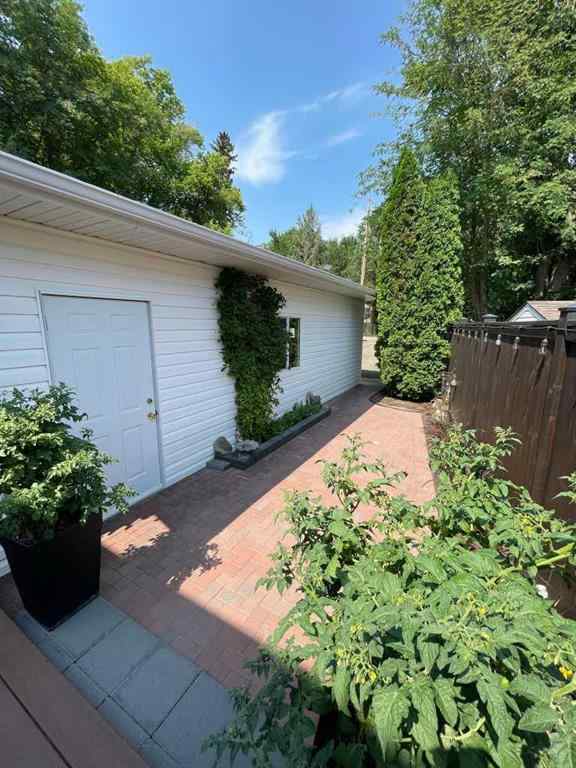 MLS® A2231023 - 24 Evergreen Park Close W in West End Brooks, Residential
