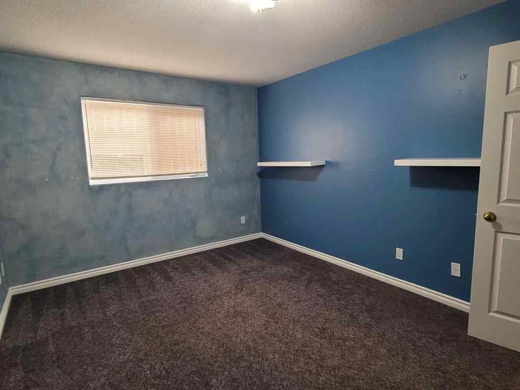MLS® A2231034 - 10606 90 Street  in Upper West Peace Peace River, Residential