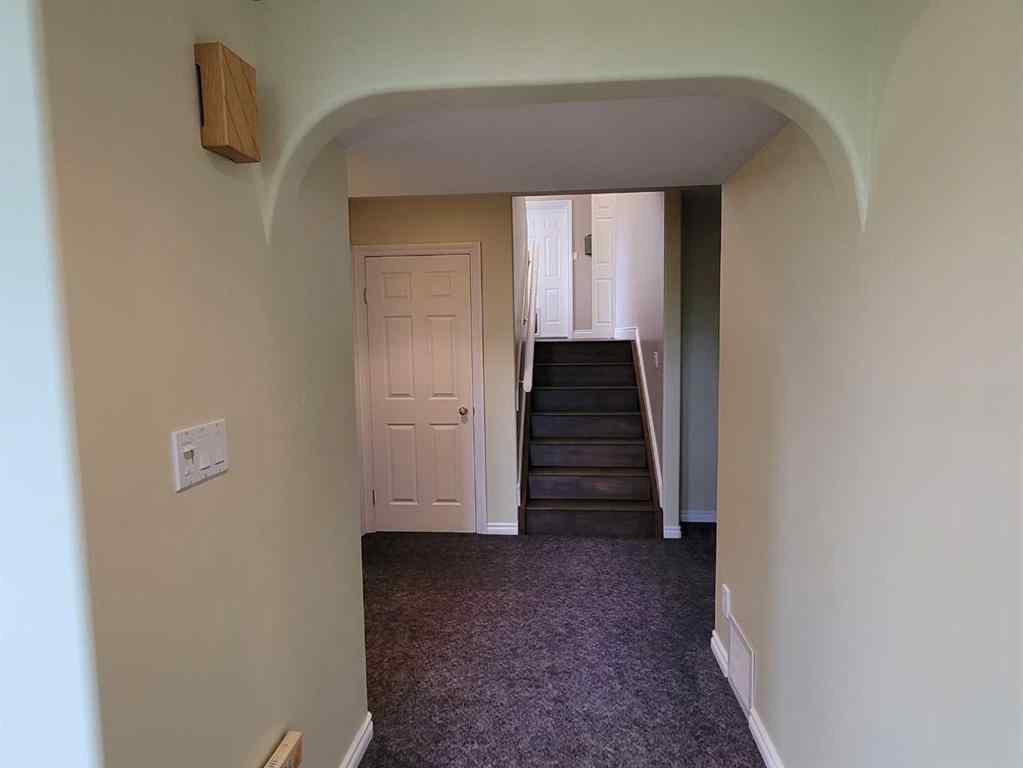 MLS® A2231034 - 10606 90 Street  in Upper West Peace Peace River, Residential