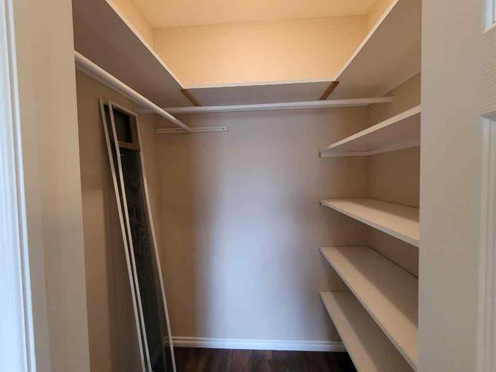 MLS® A2231034 - 10606 90 Street  in Upper West Peace Peace River, Residential