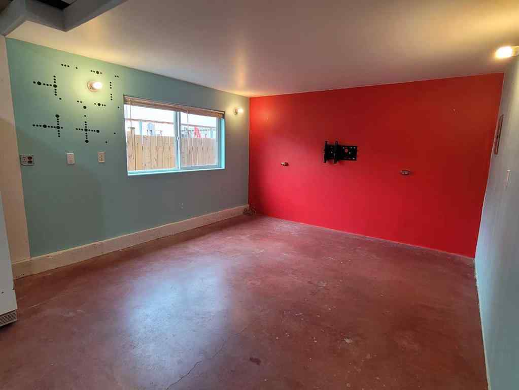 MLS® A2231034 - 10606 90 Street  in Upper West Peace Peace River, Residential