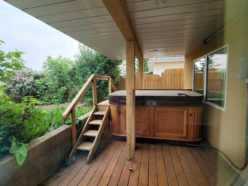 MLS® A2231034 - 10606 90 Street  in Upper West Peace Peace River, Residential