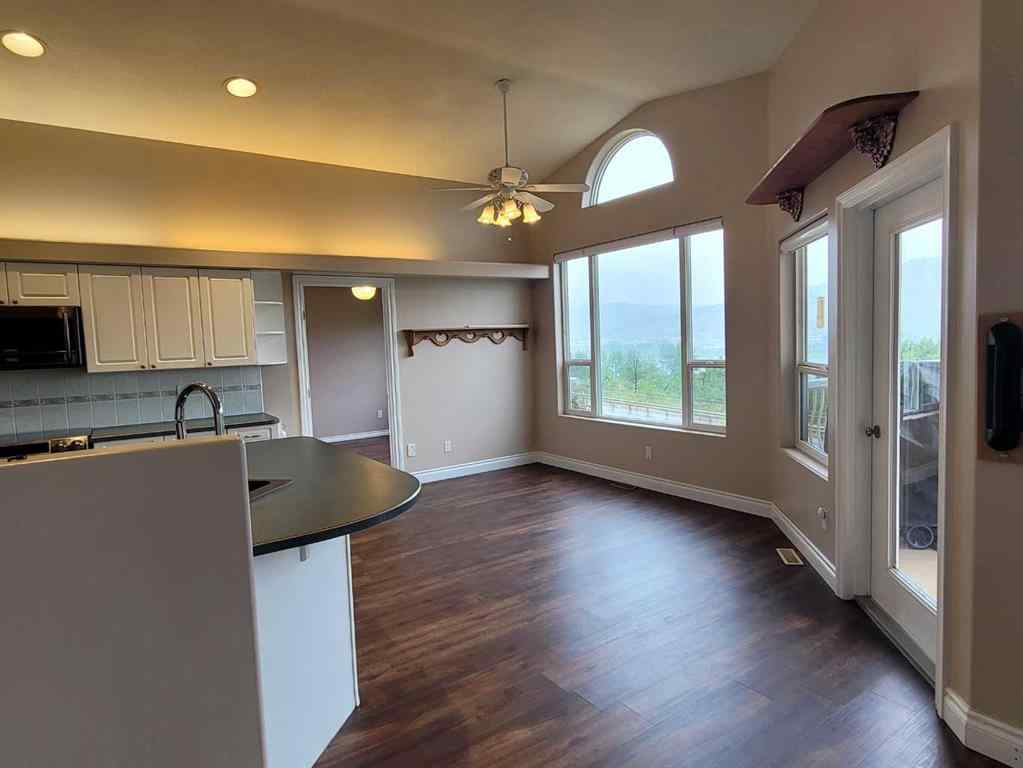 MLS® A2231034 - 10606 90 Street  in Upper West Peace Peace River, Residential