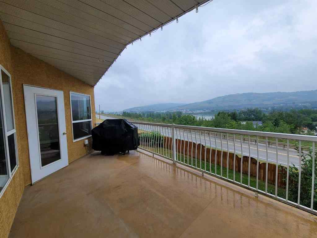 MLS® A2231034 - 10606 90 Street  in Upper West Peace Peace River, Residential