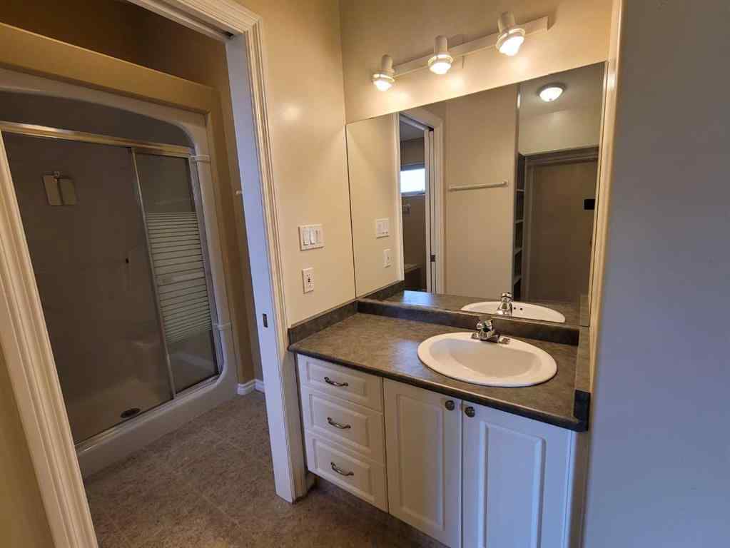 MLS® A2231034 - 10606 90 Street  in Upper West Peace Peace River, Residential
