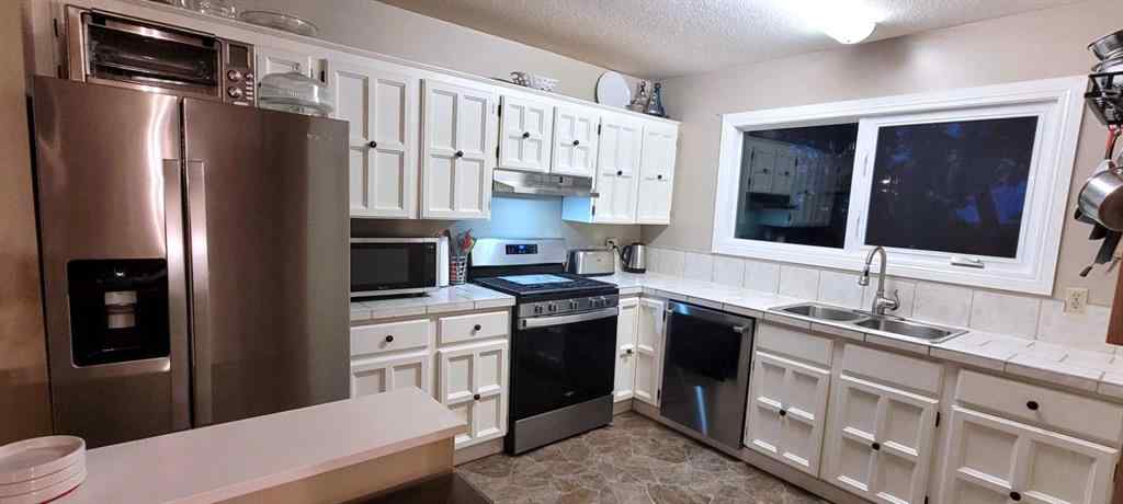 MLS® A2231045 - 3808 49A Avenue  in South Innisfail Innisfail, Residential