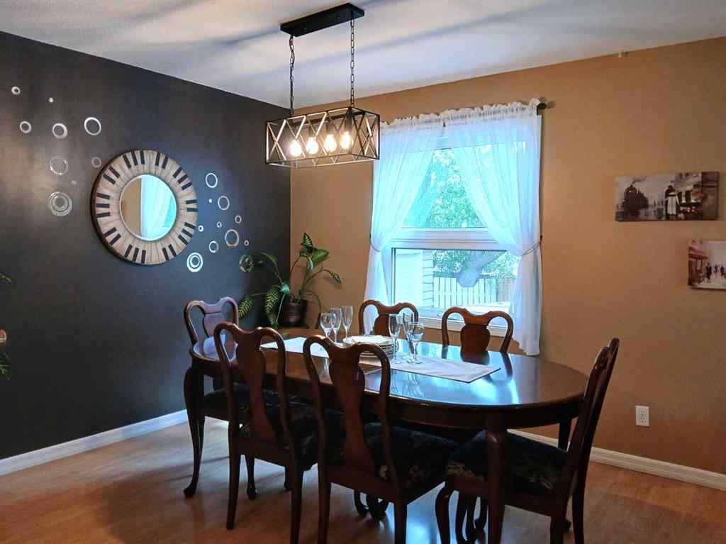 MLS® A2231045 - 3808 49A Avenue  in South Innisfail Innisfail, Residential