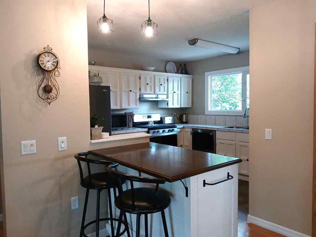 MLS® A2231045 - 3808 49A Avenue  in South Innisfail Innisfail, Residential