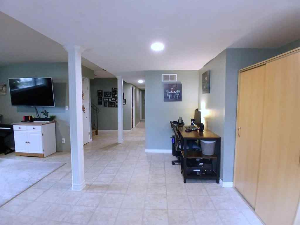 MLS® A2231045 - 3808 49A Avenue  in South Innisfail Innisfail, Residential