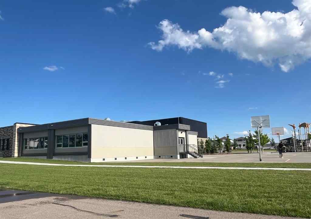 MLS® A2231071 - 2813 44 Street S in Discovery Lethbridge, Residential