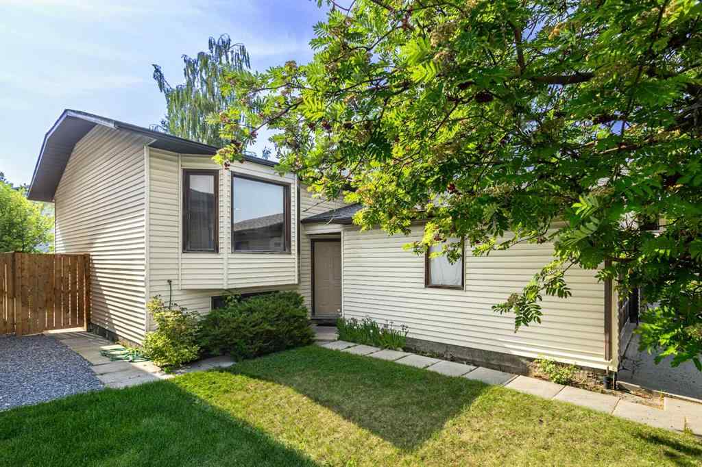 MLS® A2231092 - 92 Ventura Way NE in Vista Heights Calgary, Residential