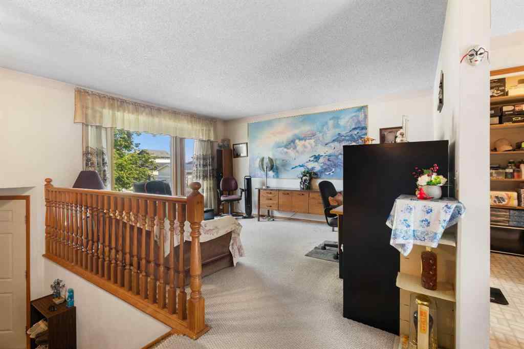 MLS® A2231092 - 92 Ventura Way NE in Vista Heights Calgary, Residential