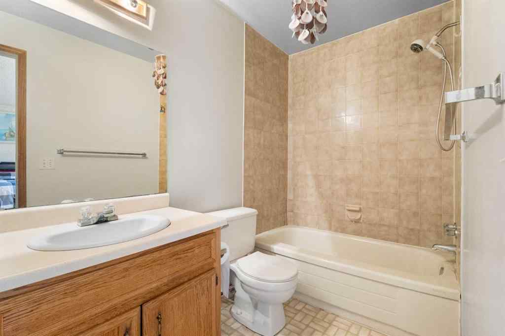 MLS® A2231092 - 92 Ventura Way NE in Vista Heights Calgary, Residential