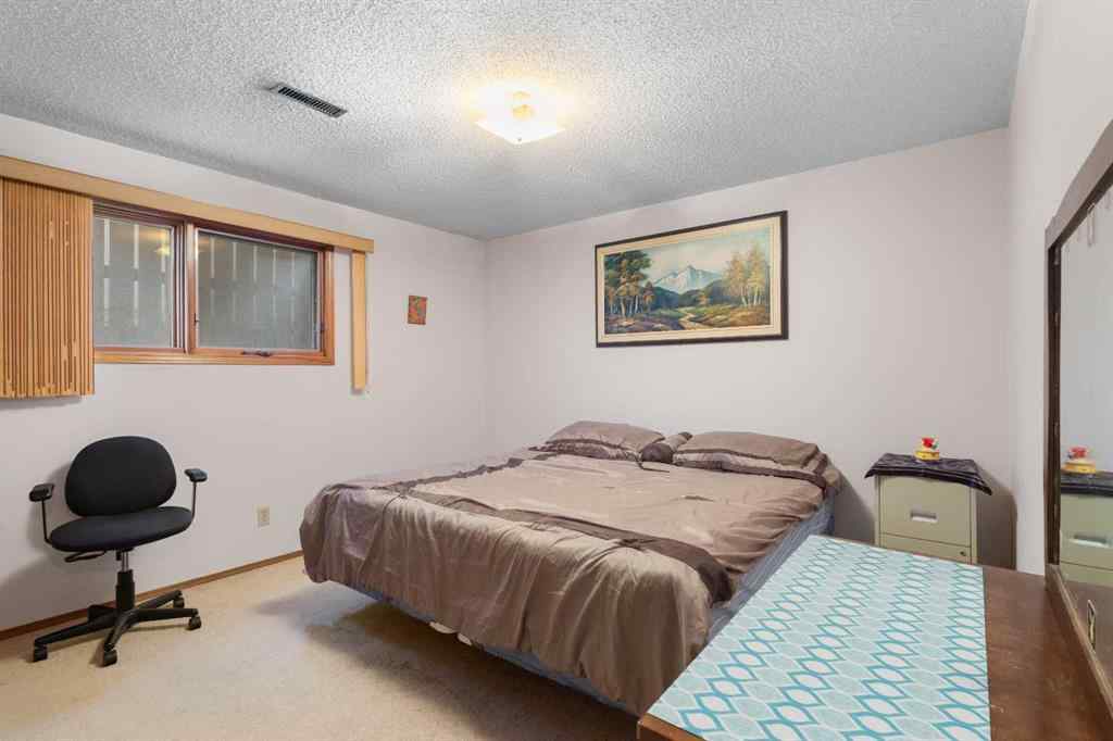 MLS® A2231092 - 92 Ventura Way NE in Vista Heights Calgary, Residential
