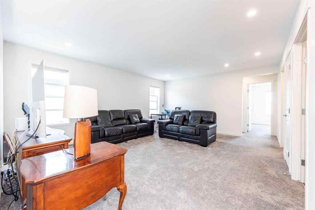 MLS® A2231093 - 340 Magnolia Crescent SE in Mahogany Calgary, Residential