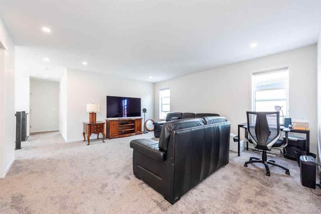 MLS® A2231093 - 340 Magnolia Crescent SE in Mahogany Calgary, Residential