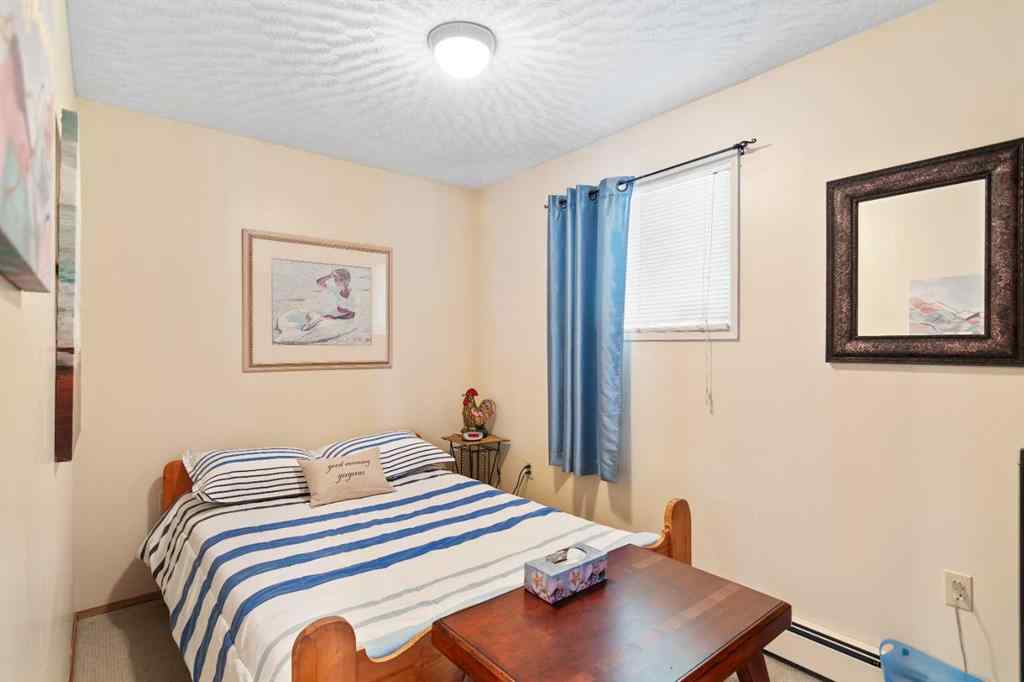 MLS® A2231160 - 5014 43 Street  in Cottage Area Sylvan Lake, Residential