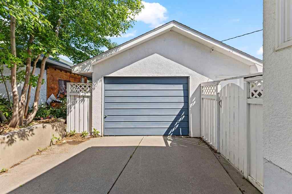 MLS® A2231220 - 424 Blackthorn Road NW in Thorncliffe Calgary, Residential