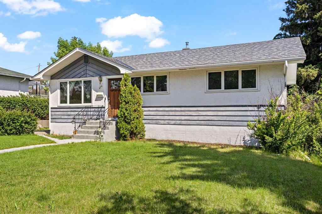 MLS® A2231220 - 424 Blackthorn Road NW in Thorncliffe Calgary, Residential