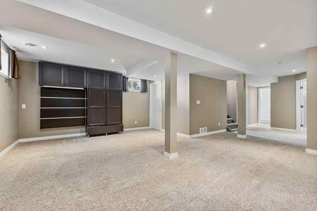MLS® A2231220 - 424 Blackthorn Road NW in Thorncliffe Calgary, Residential