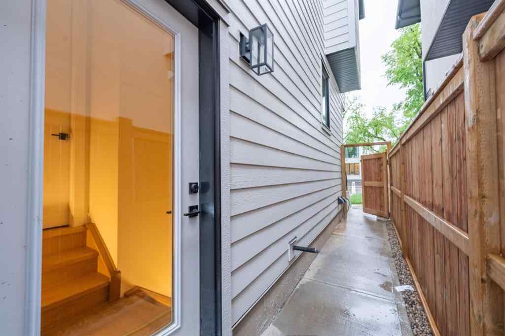 MLS® A2231269 - 2522 4 Avenue NW in West Hillhurst Calgary, Residential