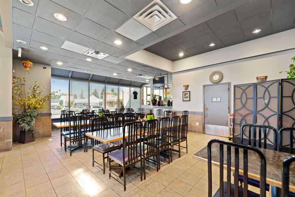 MLS® A2231327 - Unit #304 2066 18 Avenue NE in Vista Heights Calgary, Commercial