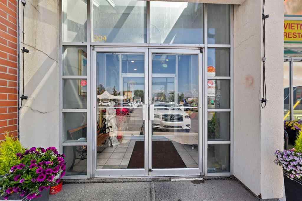 MLS® A2231327 - Unit #304 2066 18 Avenue NE in Vista Heights Calgary, Commercial