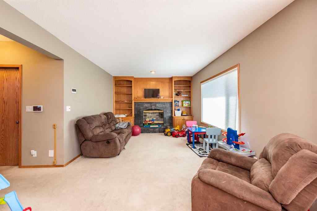 MLS® A2231360 - 363 Hawktree Circle NW in Hawkwood Calgary, Residential
