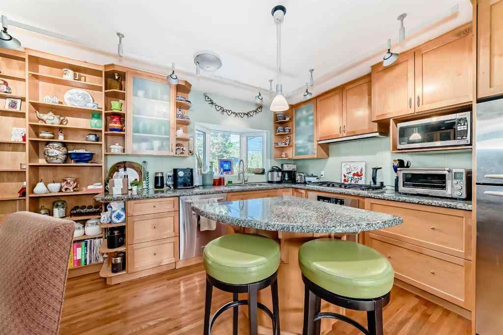 MLS® A2231409 - 52 Windermere Road SW in Wildwood Calgary, Residential