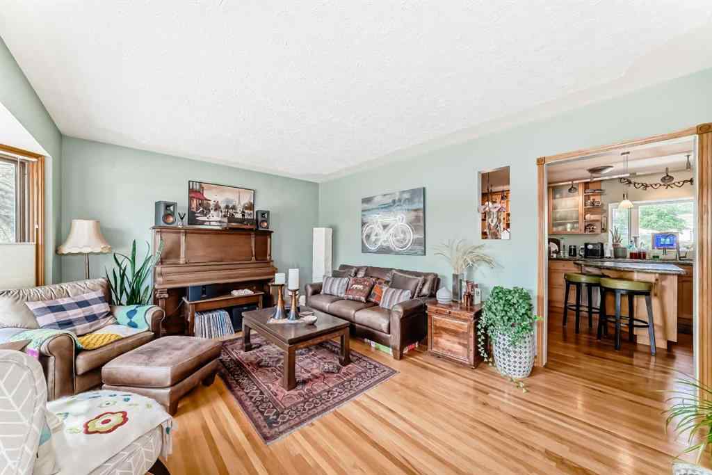 MLS® A2231409 - 52 Windermere Road SW in Wildwood Calgary, Residential