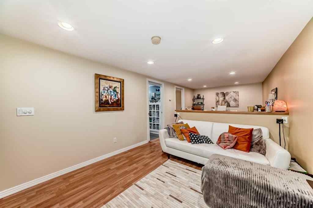 MLS® A2231409 - 52 Windermere Road SW in Wildwood Calgary, Residential