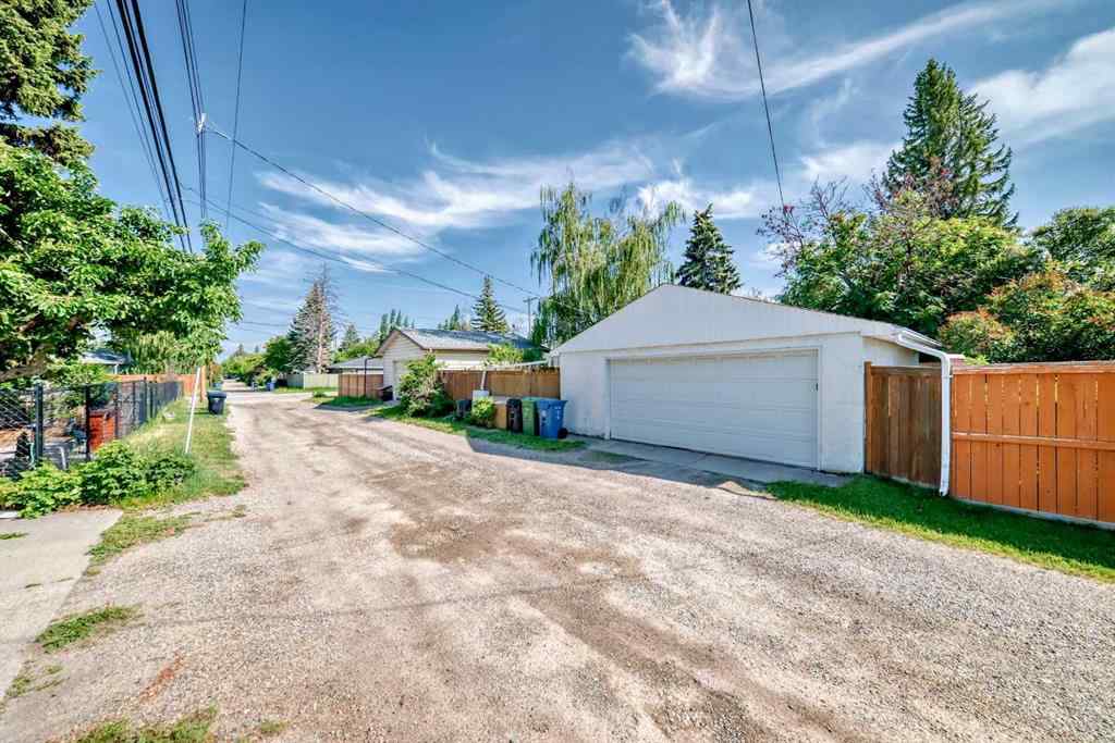 MLS® A2231409 - 52 Windermere Road SW in Wildwood Calgary, Residential