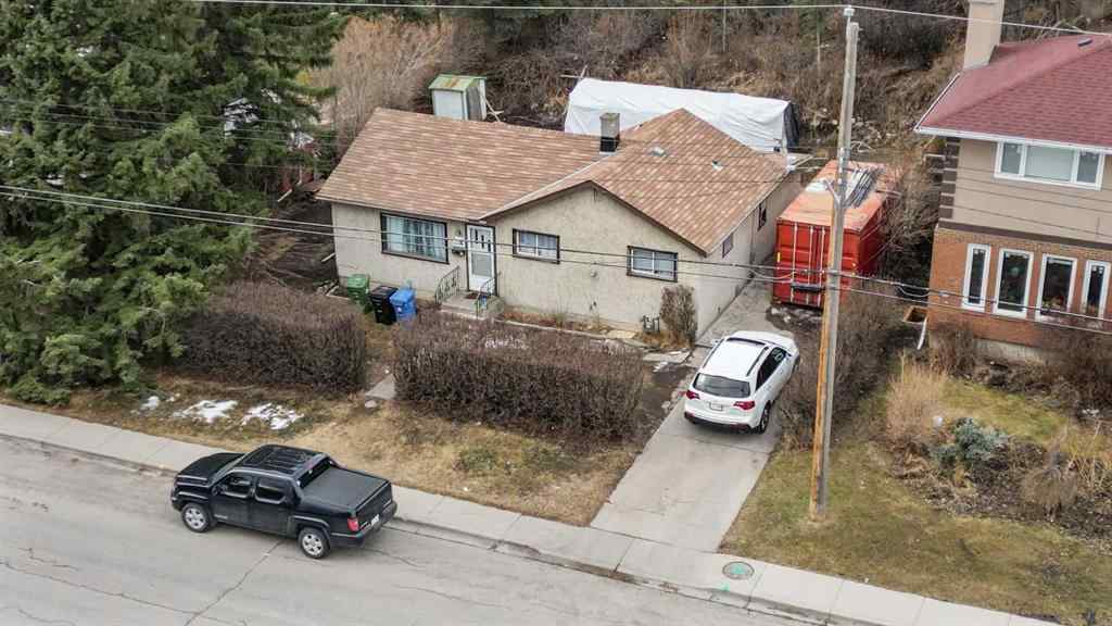 MLS® A2231432 - 8123 33 Avenue NW in Bowness Calgary, Residential
