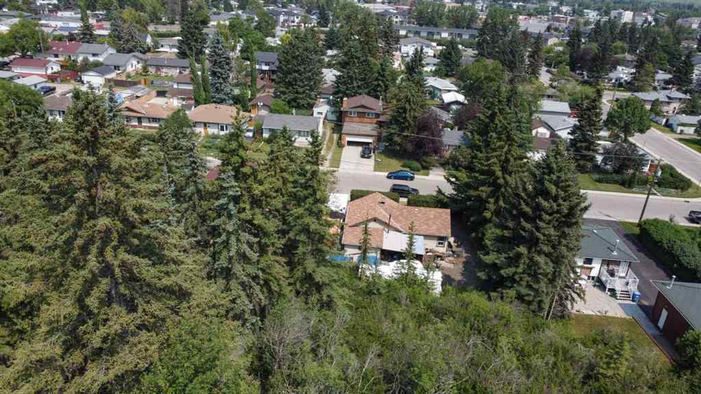MLS® A2231432 - 8123 33 Avenue NW in Bowness Calgary, Residential