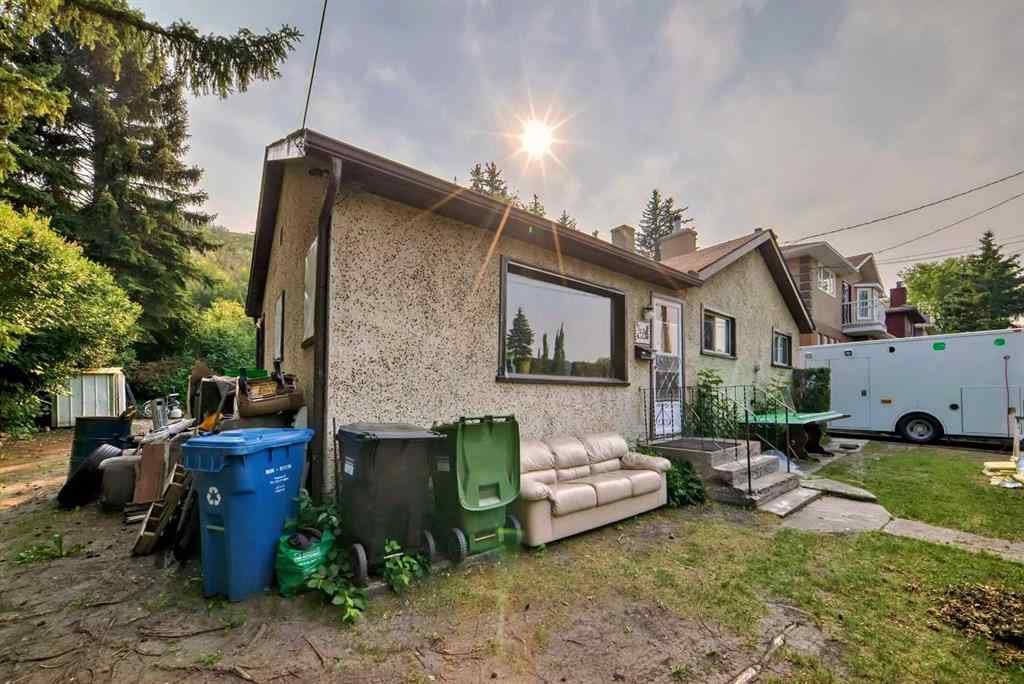 MLS® A2231432 - 8123 33 Avenue NW in Bowness Calgary, Residential