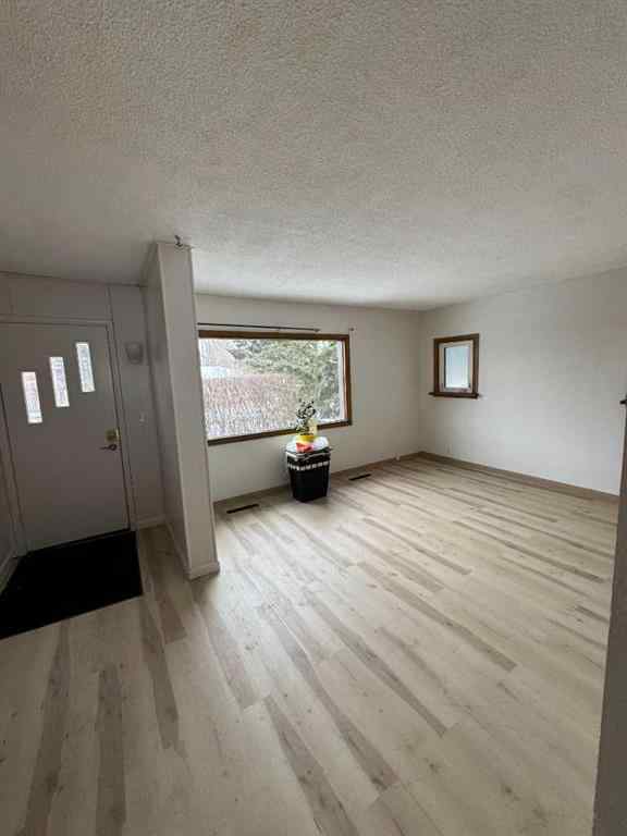 MLS® A2231432 - 8123 33 Avenue NW in Bowness Calgary, Residential