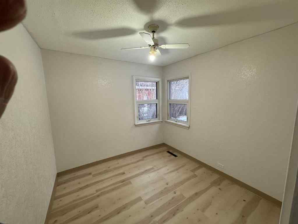 MLS® A2231432 - 8123 33 Avenue NW in Bowness Calgary, Residential