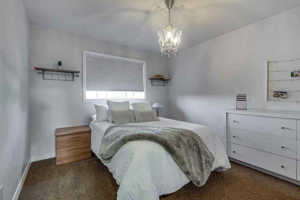 MLS® A2231459 - 4 Sage Link  in Sunnybrook South Red Deer, Residential