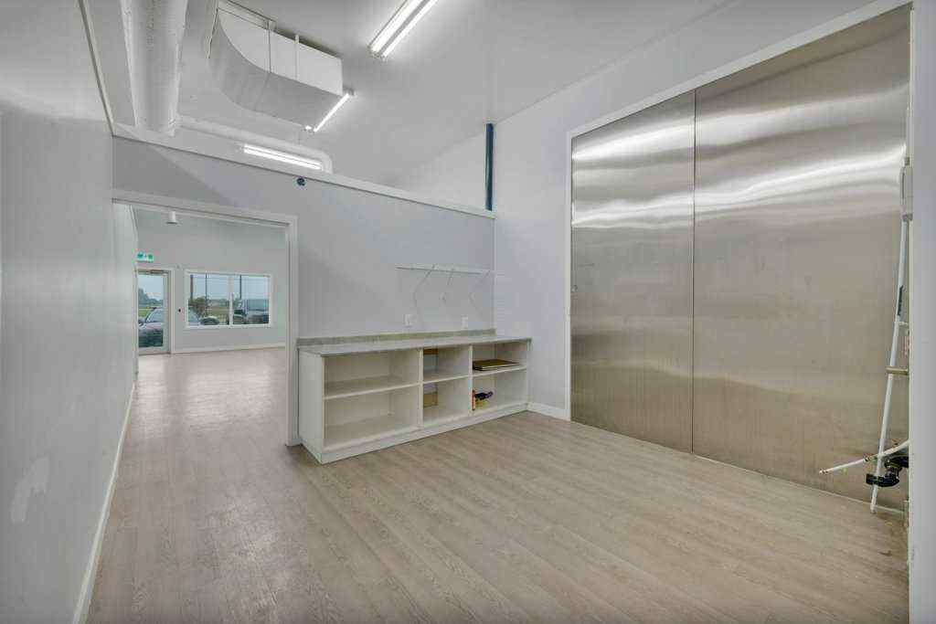 MLS® A2231462 - Unit #Bay 4 21 Beju Industrial Drive   in Beju Industrial Park Sylvan Lake, Commercial