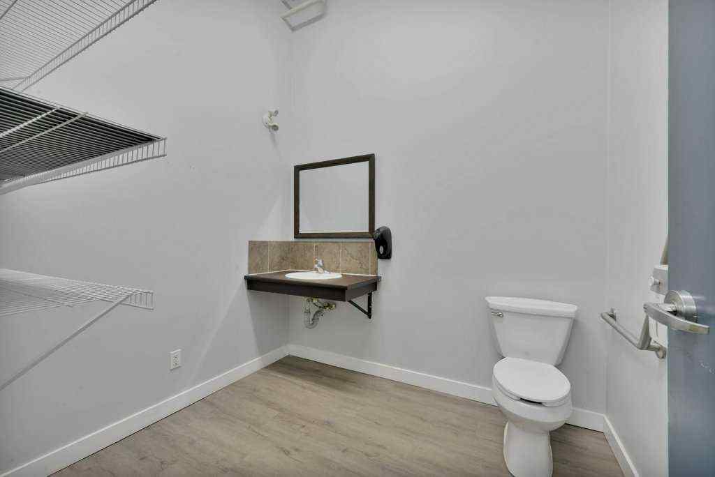 MLS® A2231462 - Unit #Bay 4 21 Beju Industrial Drive   in Beju Industrial Park Sylvan Lake, Commercial