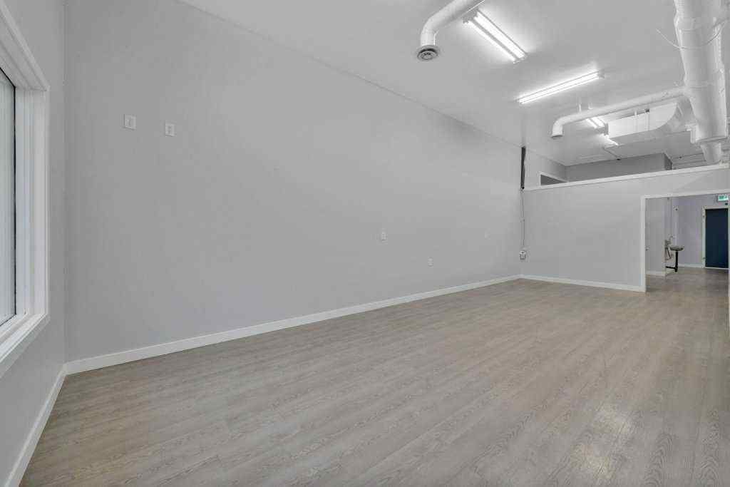 MLS® A2231462 - Unit #Bay 4 21 Beju Industrial Drive   in Beju Industrial Park Sylvan Lake, Commercial