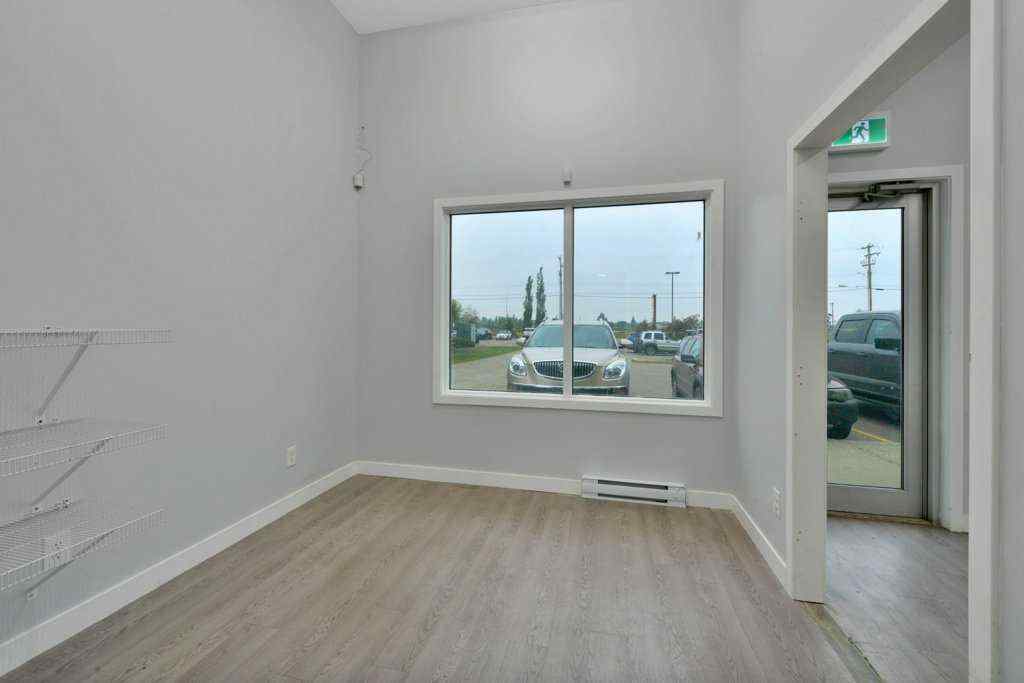 MLS® A2231462 - Unit #Bay 4 21 Beju Industrial Drive   in Beju Industrial Park Sylvan Lake, Commercial