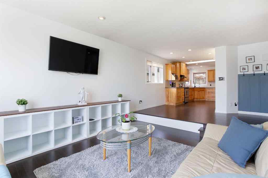 MLS® A2231472 - 123 Woodbend Way  in Woodhaven Okotoks, Residential