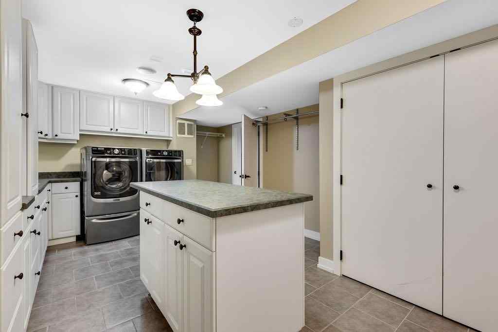 MLS® A2231542 - 35 Eagle Ridge Drive SW in Eagle Ridge Calgary, Residential
