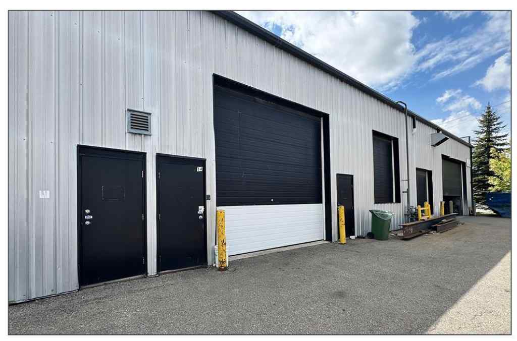 MLS® A2231550 - Unit #14 5610 46 Street SE in South Foothills Calgary, Commercial