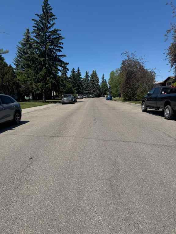 MLS® A2231588 - 431 Queen Charlotte Drive SE in Queensland Calgary, Residential
