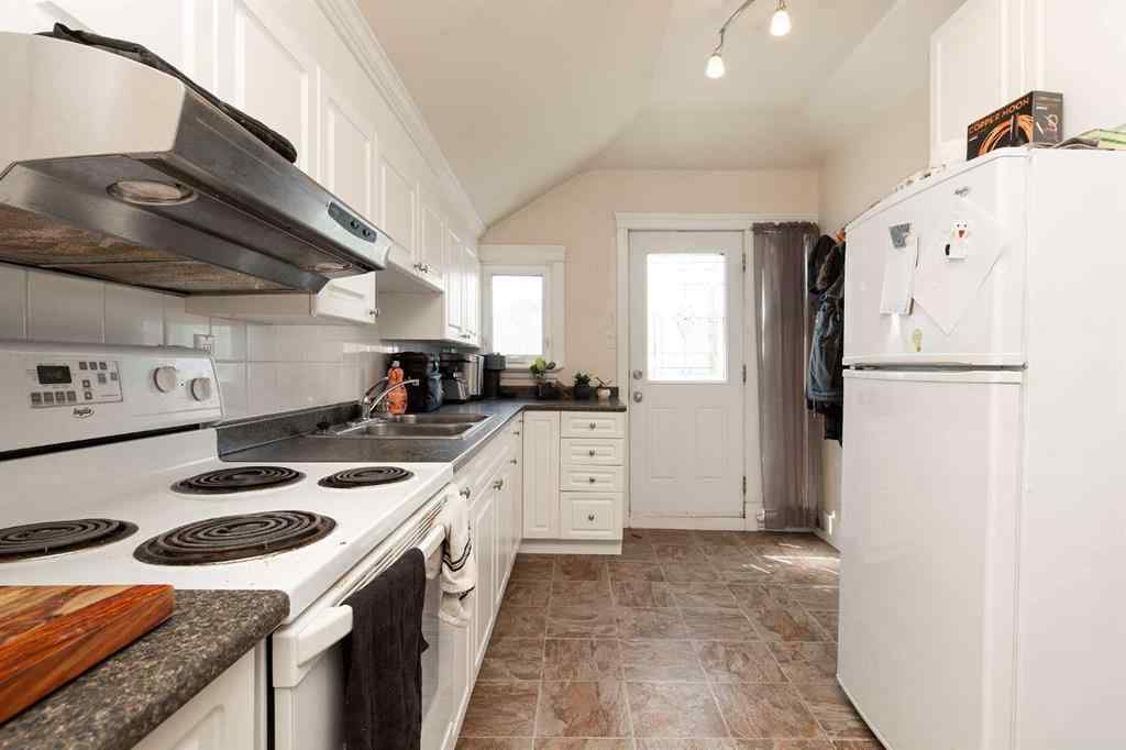 MLS® A2231607 - Unit #1-5 622 10 Street S in London Road Lethbridge, Multi-Family