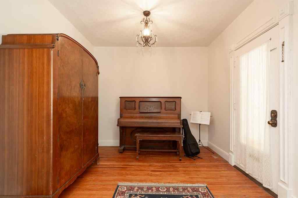 MLS® A2231607 - Unit #1-5 622 10 Street S in London Road Lethbridge, Multi-Family